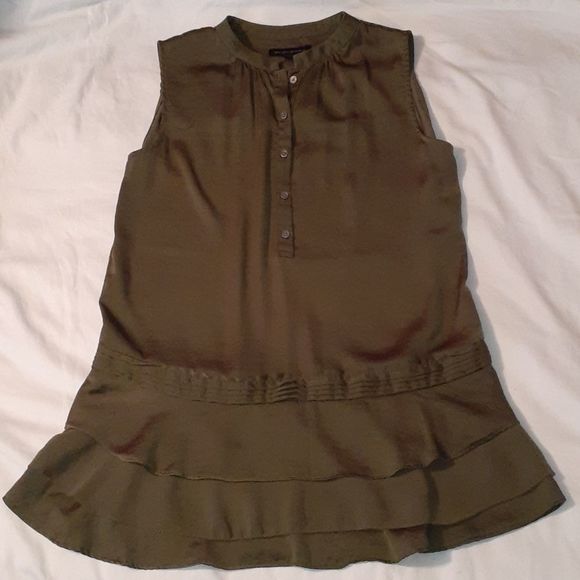 Banana Republic Tiered Army Green Sleeveless‎ Shirt - Picture 1 of 7